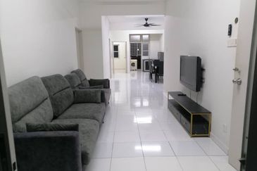 Kondo Ruby (Golden Showers)