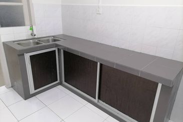 Kondo Ruby (Golden Showers)