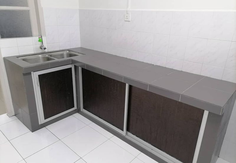 Kondo Ruby (Golden Showers)