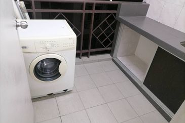 Kondo Ruby (Golden Showers)