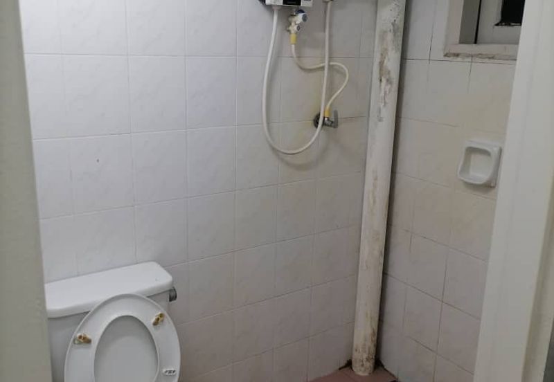 Kondo Ruby (Golden Showers)