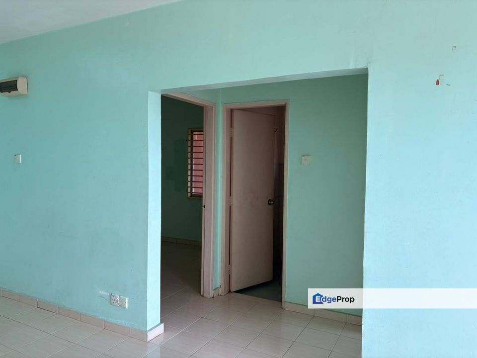 FOR SALE: Apartment Laguna Biru, Kundang, Selangor, Selangor, Rawang