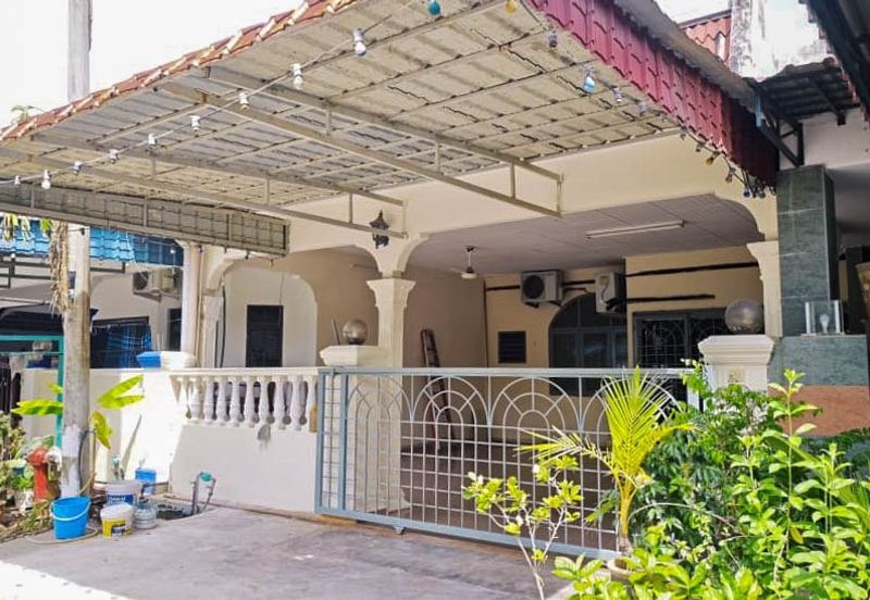FOR RENT: 1 Storey Terrace Taman Desa Peringgit Peringgit