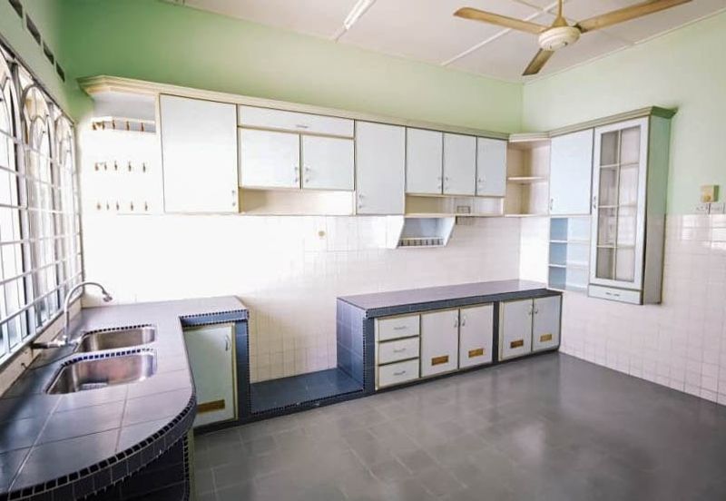 FOR RENT: 1 Storey Terrace Taman Desa Peringgit Peringgit