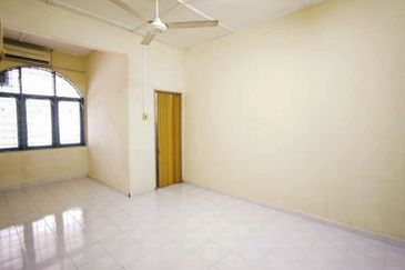FOR RENT: 1 Storey Terrace Taman Desa Peringgit Peringgit