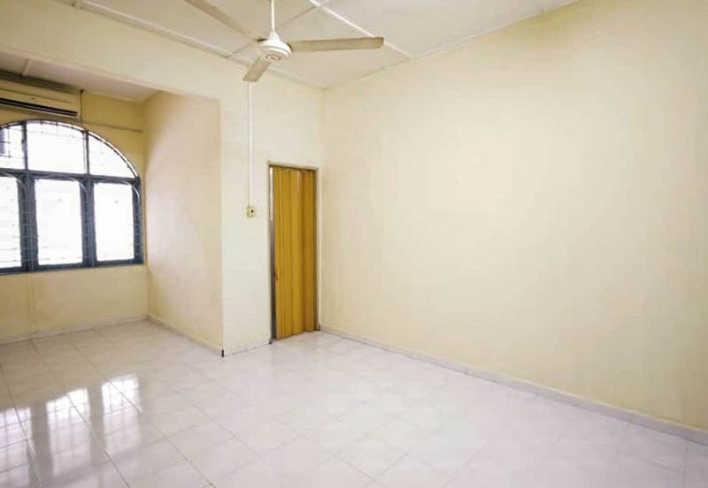 FOR RENT: 1 Storey Terrace Taman Desa Peringgit Peringgit