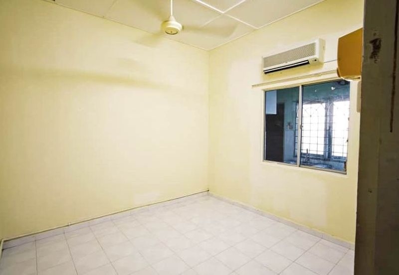 FOR RENT: 1 Storey Terrace Taman Desa Peringgit Peringgit