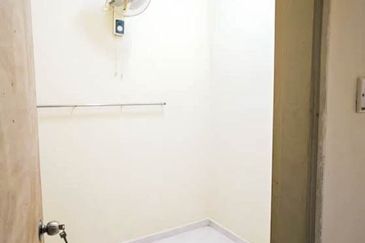 FOR RENT: 1 Storey Terrace Taman Desa Peringgit Peringgit