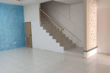 FOR RENT: Renovated House. Double Storey Terrace di Desa Salak Mentari, Bandar Baru Salak Tinggi
