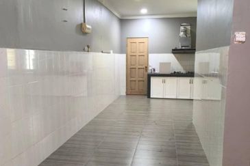 FOR RENT: Renovated House. Double Storey Terrace di Desa Salak Mentari, Bandar Baru Salak Tinggi