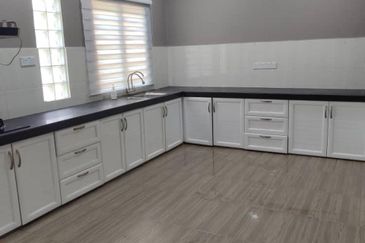 FOR RENT: Renovated House. Double Storey Terrace di Desa Salak Mentari, Bandar Baru Salak Tinggi