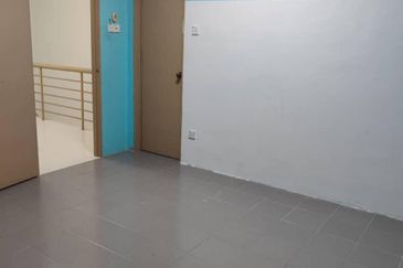 FOR RENT: Renovated House. Double Storey Terrace di Desa Salak Mentari, Bandar Baru Salak Tinggi