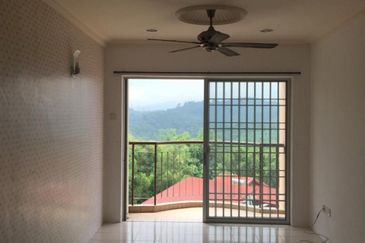 Kristal Heights Apartment