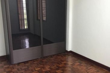 Kristal Heights Apartment