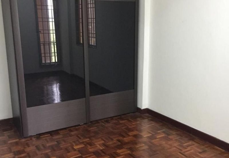 Kristal Heights Apartment