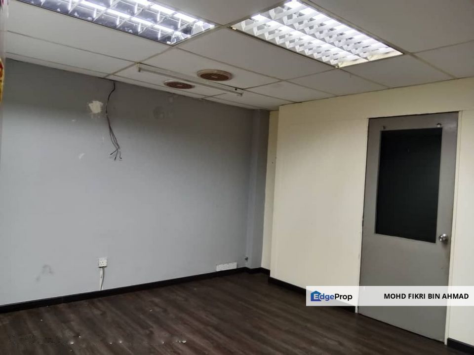 FOR RENT: Near LRT 1st Floor Office Indah Square Taman Cahaya Ampang, Selangor, Ampang
