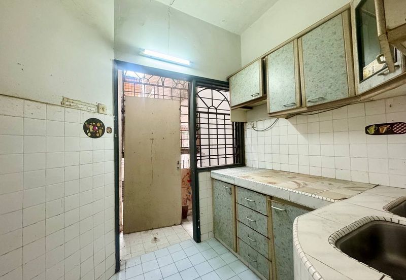 Ayers & Astaria Condominium