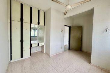 Ayers & Astaria Condominium