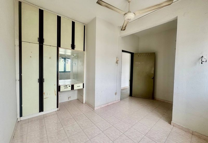 Ayers & Astaria Condominium