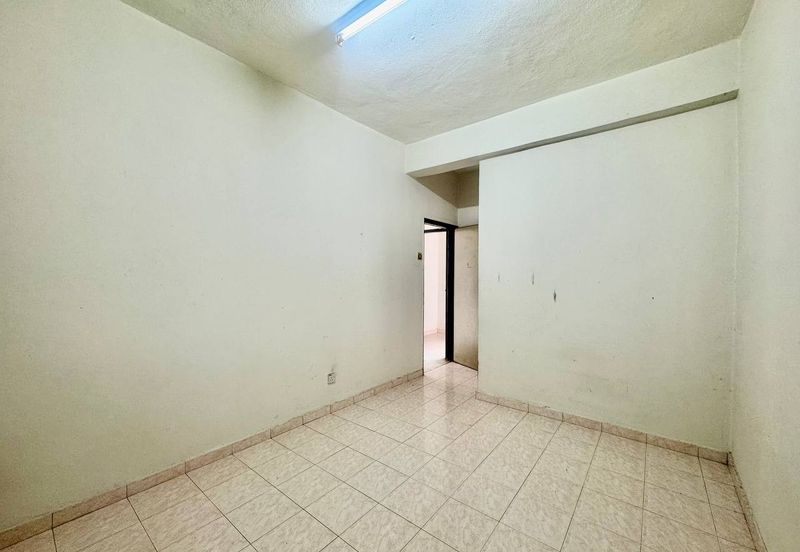 Ayers & Astaria Condominium