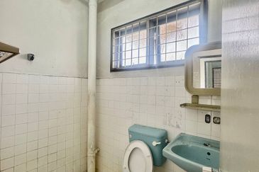 Ayers & Astaria Condominium