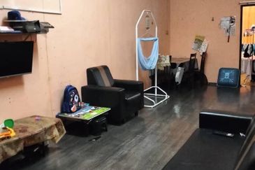 FOR SALE: Teres 1 Tingkat Kampung Chat Rimau Tanah Merah