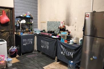 FOR SALE: Teres 1 Tingkat Kampung Chat Rimau Tanah Merah