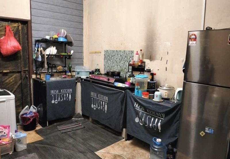 FOR SALE: Teres 1 Tingkat Kampung Chat Rimau Tanah Merah