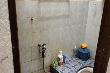 FOR SALE: Teres 1 Tingkat Kampung Chat Rimau Tanah Merah