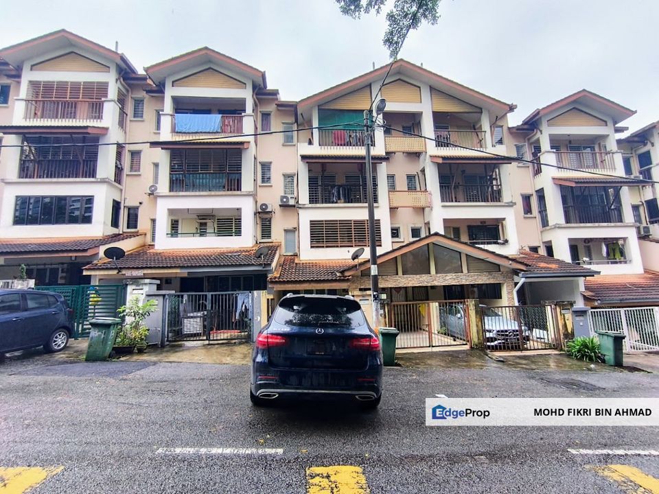 FOR SALE: Open Facing Ground Floor Taman Amansiara Townhouse Selayang, Selangor, Selayang