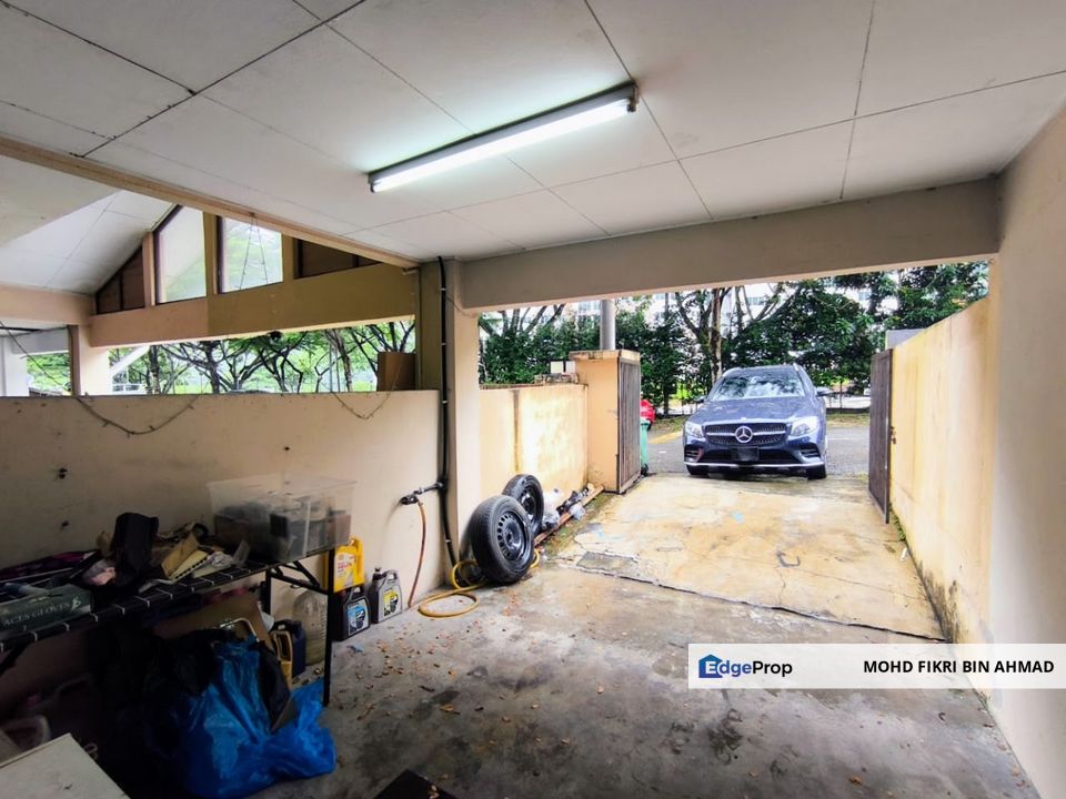 FOR SALE: Open Facing Ground Floor Taman Amansiara Townhouse Selayang, Selangor, Selayang