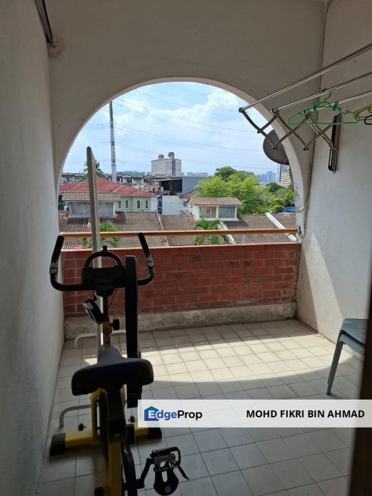 FOR SALE: Near LRT Metro Villa Apartment Taman Cahaya Ampang, Selangor, Ampang