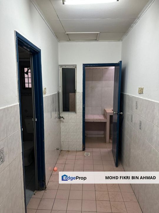 FOR SALE: Freehold Shop Apartment Batu Caves Centerpoint Taman Industri Bolton Batu Caves, Selangor, Batu Caves 