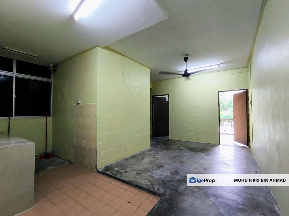 FOR SALE: Low Floor Pangsapuri Desa Perangsang Taman Medan Petaling Jaya, Selangor, Petaling Jaya
