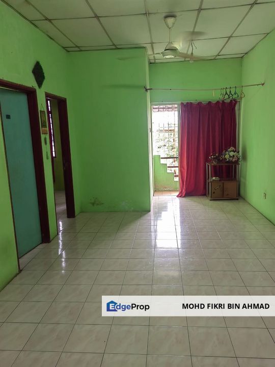 FOR SALE: Flat Pusat Hentian Kajang Kajang, Selangor, Kajang