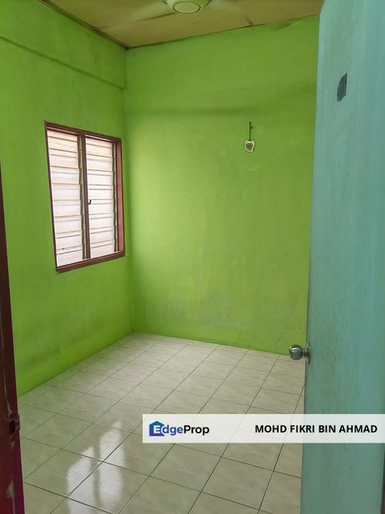 FOR SALE: Flat Pusat Hentian Kajang Kajang, Selangor, Kajang