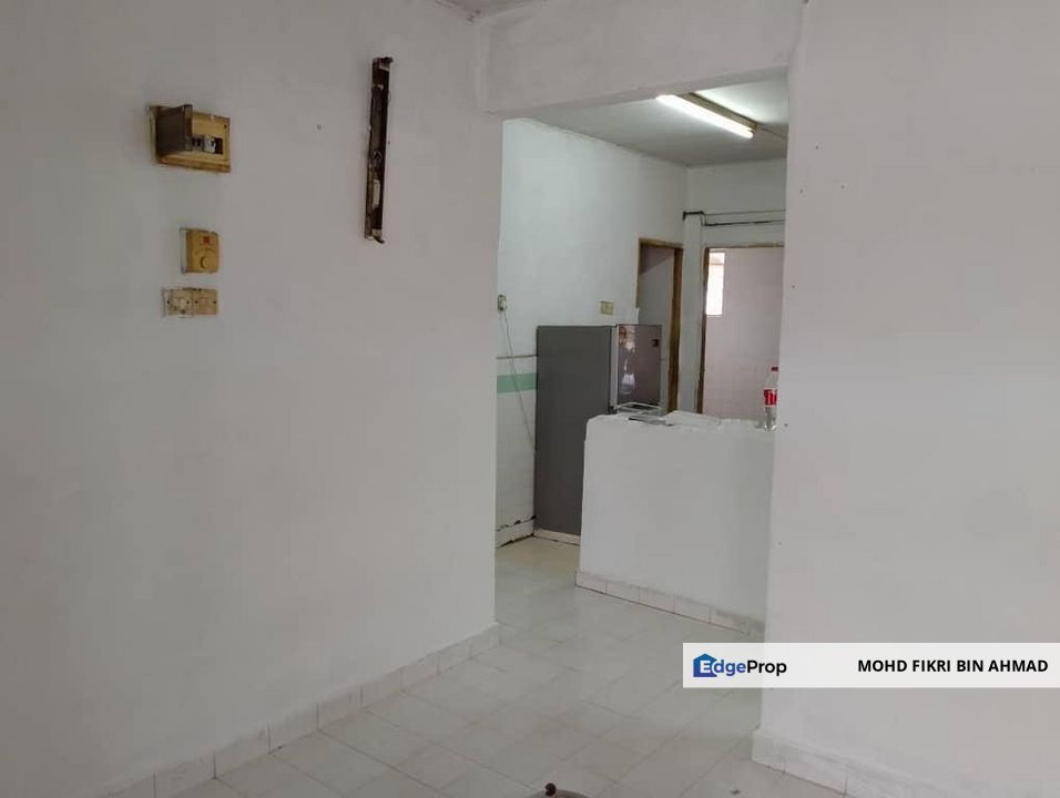 FOR SALE: Flat Gugusan Rosa Seksyen 7 Kota Damansara, Selangor, Kota Damansara