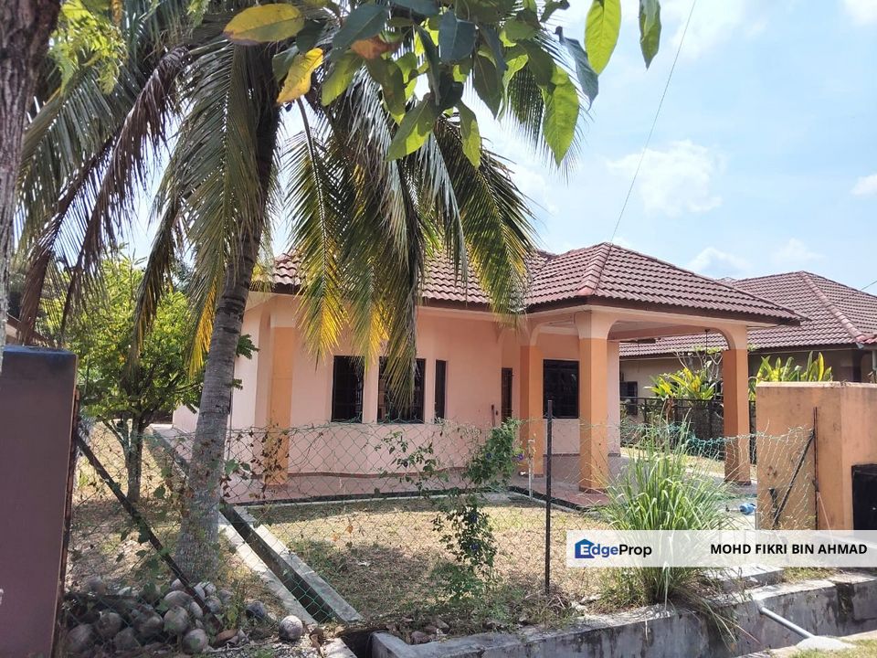FOR RENT: 1- Storey Bungalow Taman Sri Adjua Sungai Buloh, Selangor, Sungai Buloh