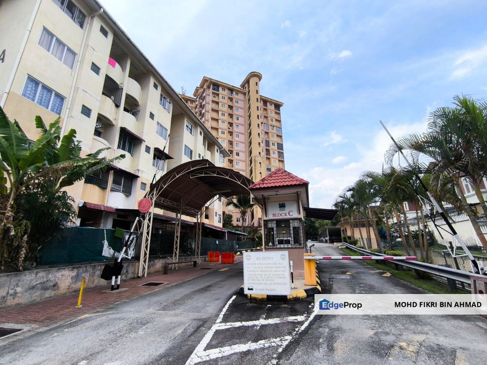 FOR SALE: Kristal Heights 2 Apartment Taman Sri Gombak Batu Caves, Selangor, Gombak