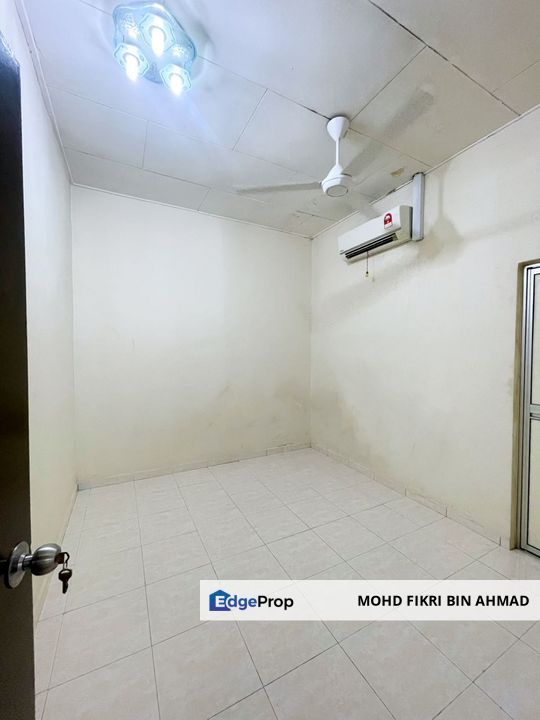 FOR RENT: Renovated Semi D 1 Tingkat Taman Merak Emas Durian Tunggal, Melaka, Durian Tunggal