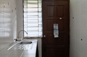 FOR SALE: Rumah Teres Setingkat Taman Wadi Iman Kok Lanas Ketereh Kelantan