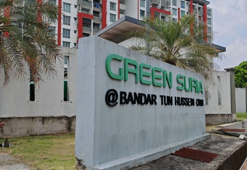 Green Suria Apartment