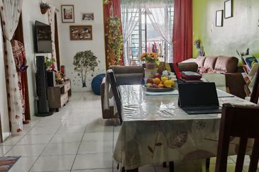 Green Suria Apartment