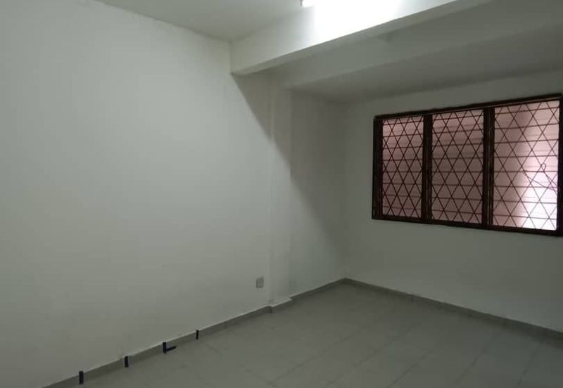 Dahlia Apartment, Pandan Indah