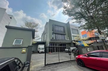 FOR SALE: Semi-Detached Factory Seksyen 26 Shah Alam Selangor