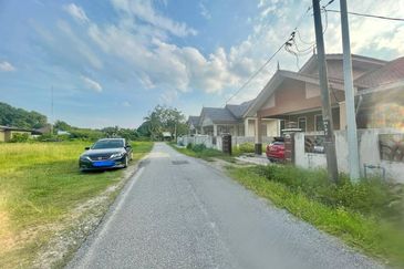 FOR SALE: Rumah Semi D Satu Tingkat Kampung Paya Resak Bukit Payong Kuala Terengganu Terengganu
