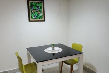 I Residence @ I City