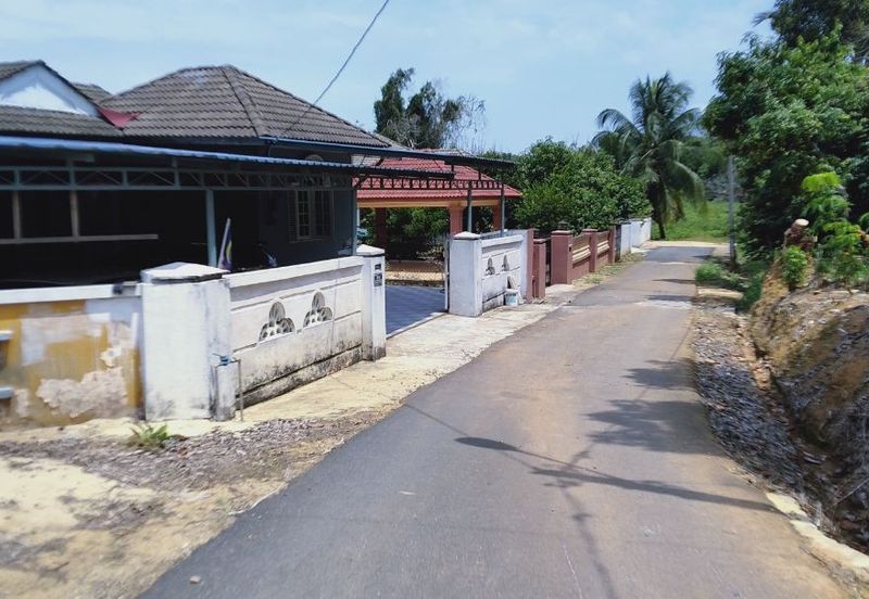 FOR SALE: Rumah Banglo Satu Tingkat Bukit Merah Tanah Merah Kelantan