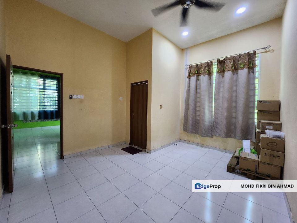 FOR SALE: Rumah Semi D Setingkat Taman Tanah Putih 3 Pekan Pahang, Pahang, Pekan