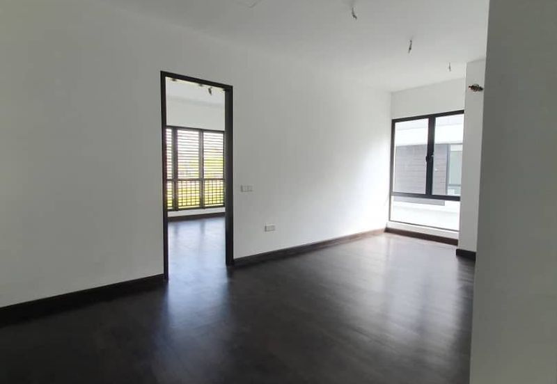 Reesia Elmina Garden